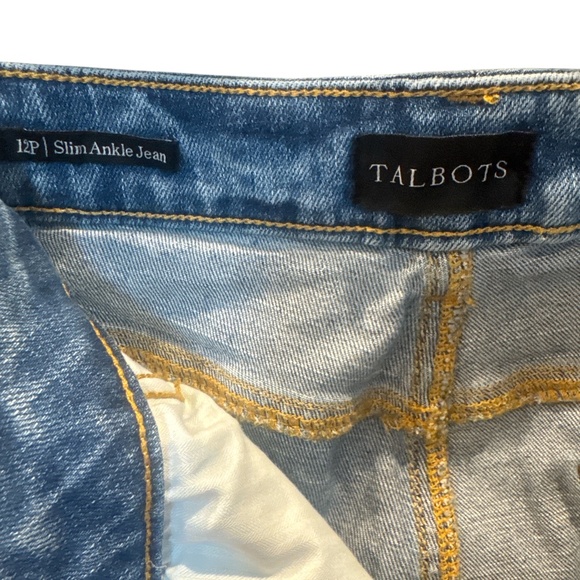 Talbots Slim Ankle Jean Size 12 Frayed Hem Mid-Rise Denim Medium Wash EUC - Picture 6 of 7